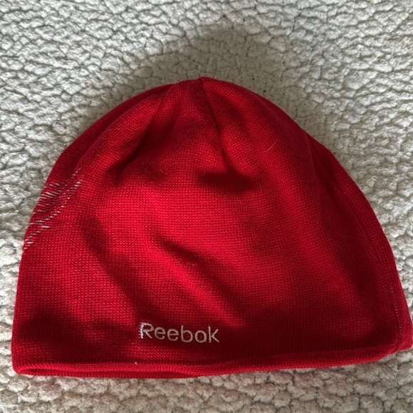 Detroit Red Wings Reversible Red Beanie NHL Reebok - Picture 2 of 4